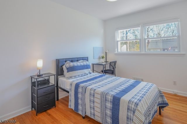 26 Pihlman Pl, Chatham Boro, NJ 07928