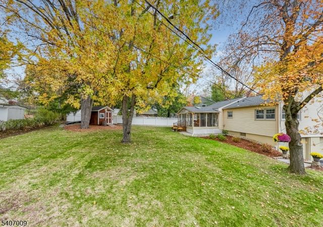 26 Pihlman Pl, Chatham Boro, NJ 07928