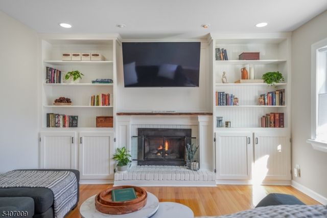 26 Pihlman Pl, Chatham Boro, NJ 07928