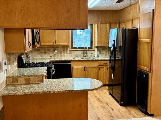 1401 W Hill Lane, Coleman, TX 76834