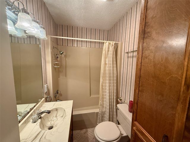 1401 W Hill Lane, Coleman, TX 76834