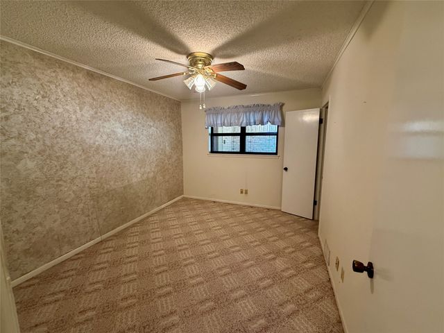 1401 W Hill Lane, Coleman, TX 76834