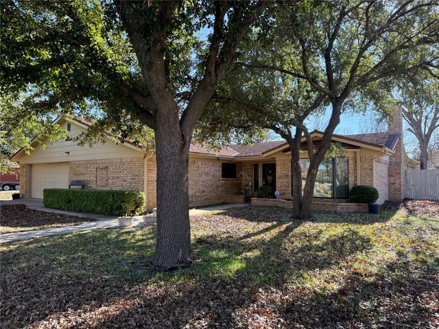 1401 W Hill Lane, Coleman, TX 76834