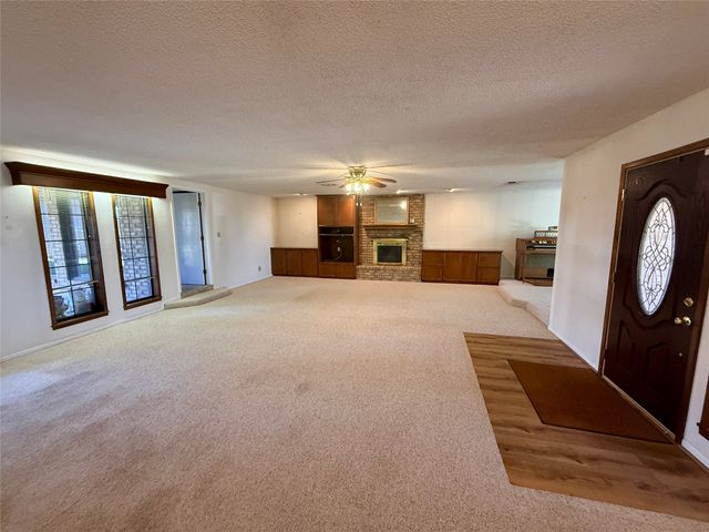 1401 W Hill Lane, Coleman, TX 76834