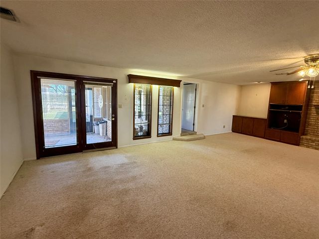 1401 W Hill Lane, Coleman, TX 76834