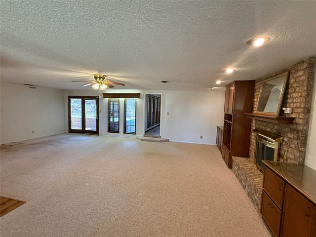 1401 W Hill Lane, Coleman, TX 76834