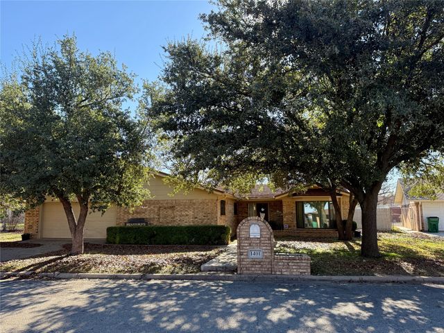 1401 W Hill Lane, Coleman, TX 76834