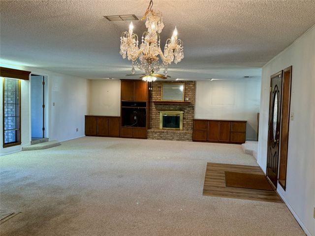 1401 W Hill Lane, Coleman, TX 76834