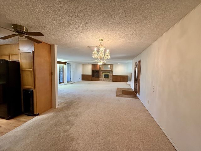 1401 W Hill Lane, Coleman, TX 76834