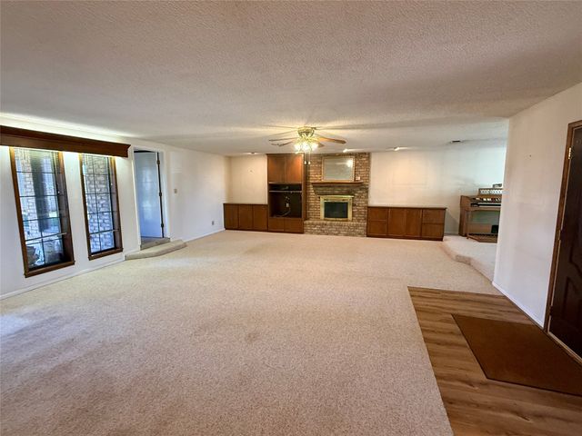 1401 W Hill Lane, Coleman, TX 76834