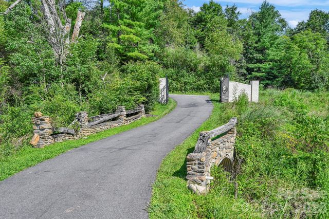 170 Bull Creek Road, Mars Hill, NC 28754