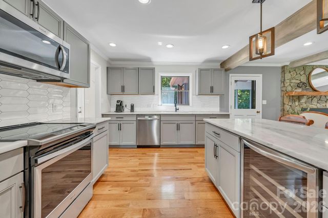 170 Bull Creek Road, Mars Hill, NC 28754