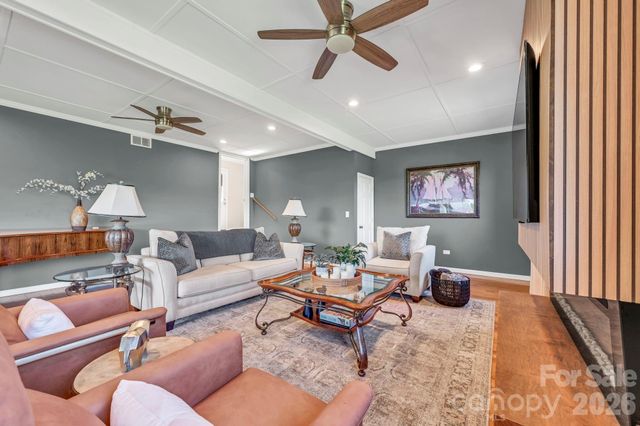170 Bull Creek Road, Mars Hill, NC 28754