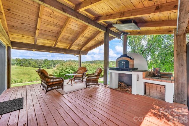 170 Bull Creek Road, Mars Hill, NC 28754
