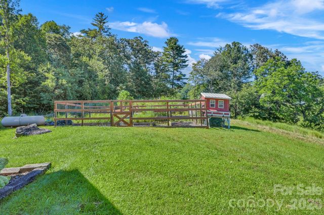 170 Bull Creek Road, Mars Hill, NC 28754