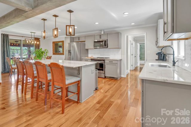 170 Bull Creek Road, Mars Hill, NC 28754