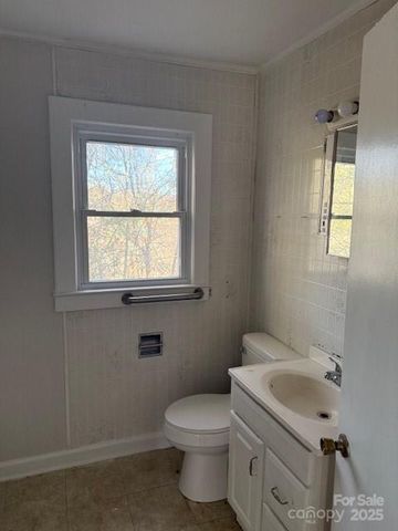 171 Oakdale Drive, Spruce Pine, NC 28777