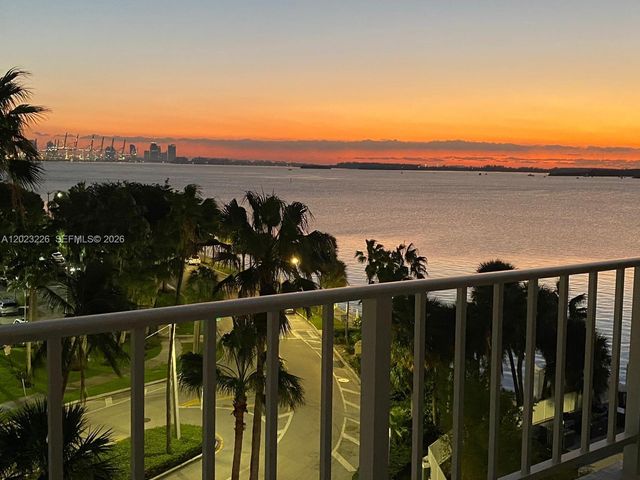 200 SE 15th Rd 7G, Miami, FL 33129