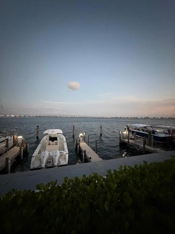 200 SE 15th Rd 7G, Miami, FL 33129