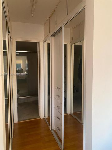 200 SE 15th Rd 7G, Miami, FL 33129