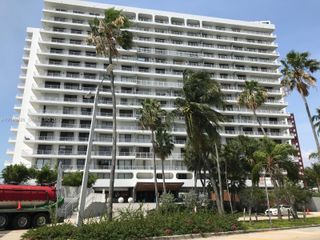 200 SE 15th Rd 7G, Miami, FL 33129