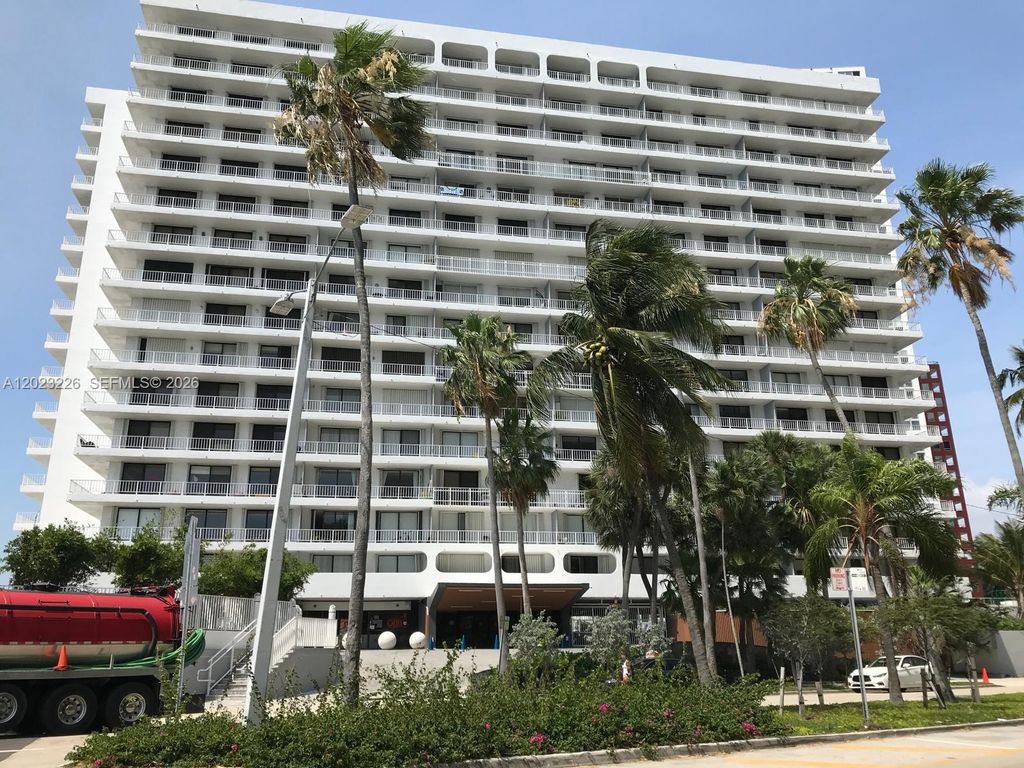 200 SE 15th Rd 7G, Miami, FL 33129