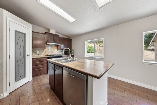 20250 Heartwood Court, Hidden Valley Lake, CA 95467