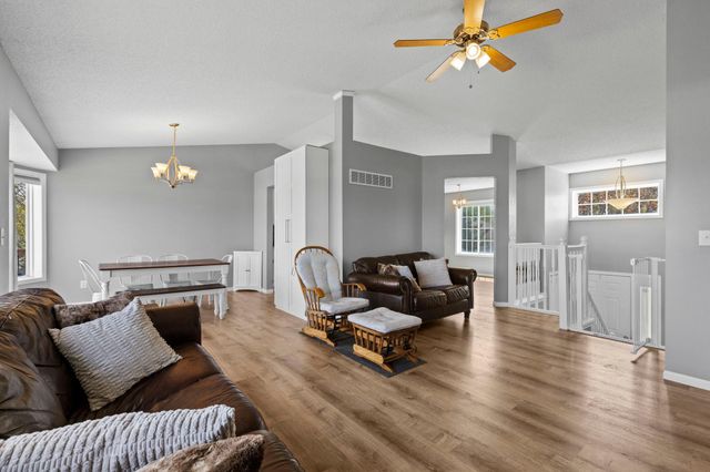 267 Bluestem Avenue, Shakopee, MN 55379