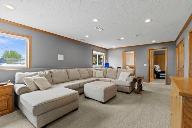 267 Bluestem Avenue, Shakopee, MN 55379