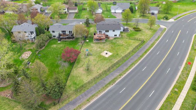 267 Bluestem Avenue, Shakopee, MN 55379