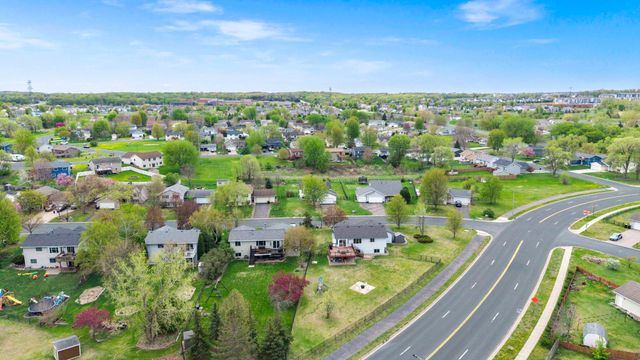 267 Bluestem Avenue, Shakopee, MN 55379