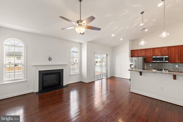 209 BRIDGEWATER DR, Stephens City, VA 22655