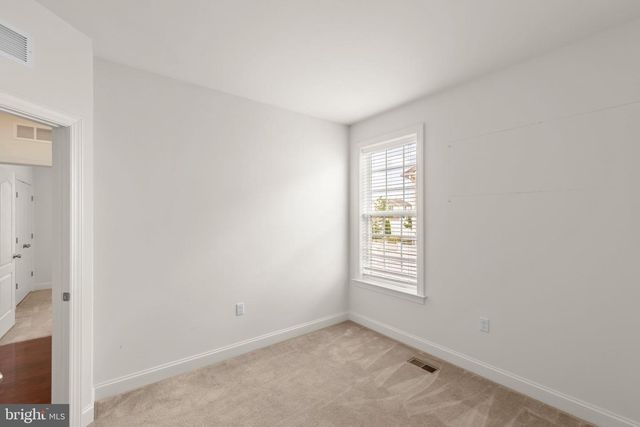 209 BRIDGEWATER DR, Stephens City, VA 22655