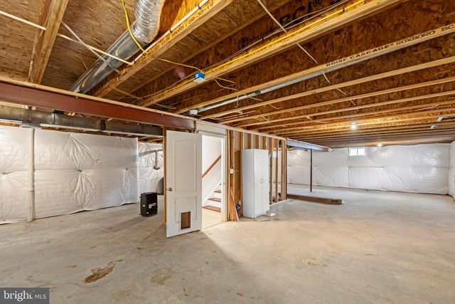 209 BRIDGEWATER DR, Stephens City, VA 22655