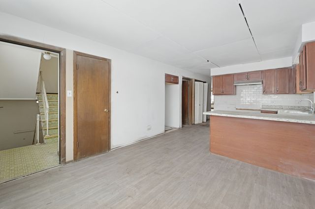 387 Madison Avenue, Calumet City, IL 60409