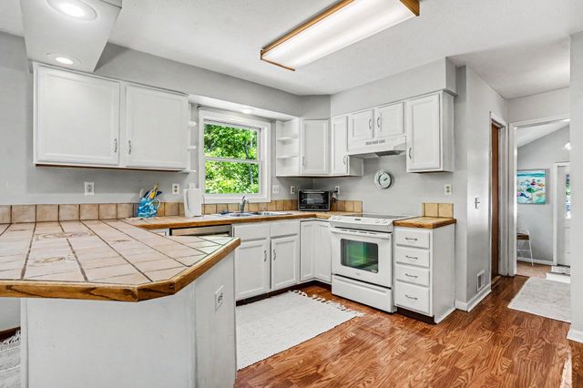 3250 Arbor Lane, Manlius Twp, MI 49419
