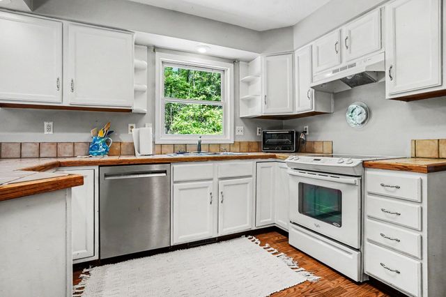 3250 Arbor Lane, Manlius Twp, MI 49419