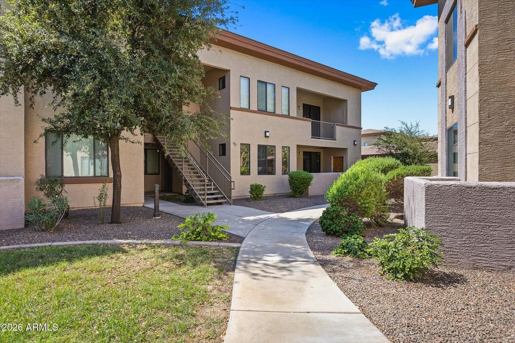 3330 S GILBERT Road 2006, Chandler, AZ 85286 — photo 2