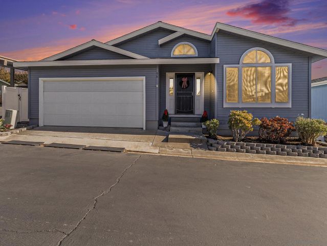 15935 Spring Oaks Road 98, El Cajon, CA 92021