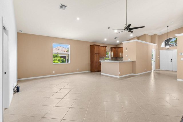 8026 Canary Island Way, Boynton Beach, FL 33436