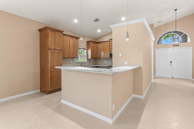 8026 Canary Island Way, Boynton Beach, FL 33436