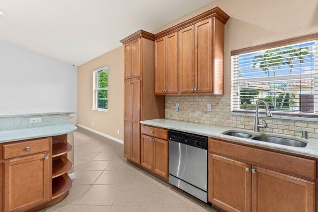 8026 Canary Island Way, Boynton Beach, FL 33436