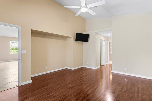 8026 Canary Island Way, Boynton Beach, FL 33436