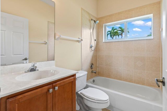 8026 Canary Island Way, Boynton Beach, FL 33436