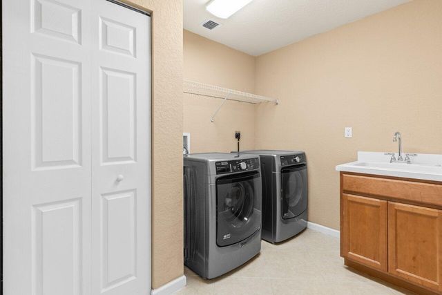 8026 Canary Island Way, Boynton Beach, FL 33436