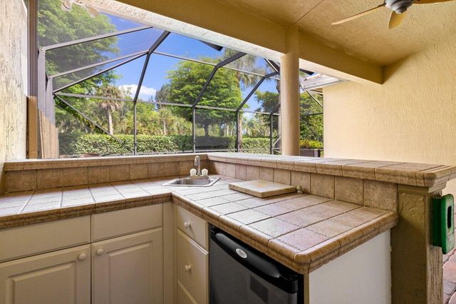 8026 Canary Island Way, Boynton Beach, FL 33436