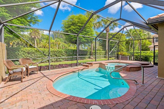 8026 Canary Island Way, Boynton Beach, FL 33436