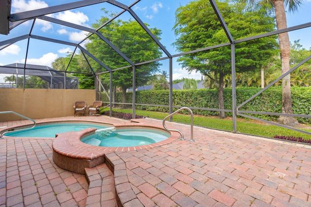 8026 Canary Island Way, Boynton Beach, FL 33436