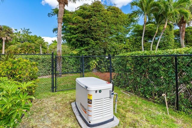 8026 Canary Island Way, Boynton Beach, FL 33436