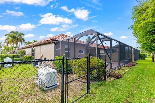 8026 Canary Island Way, Boynton Beach, FL 33436
